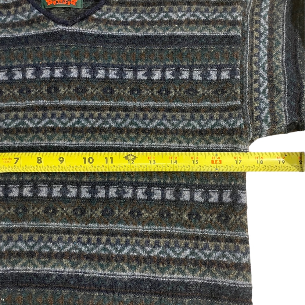 Patterned Crew Neck Sweater - Picture 4 of 7